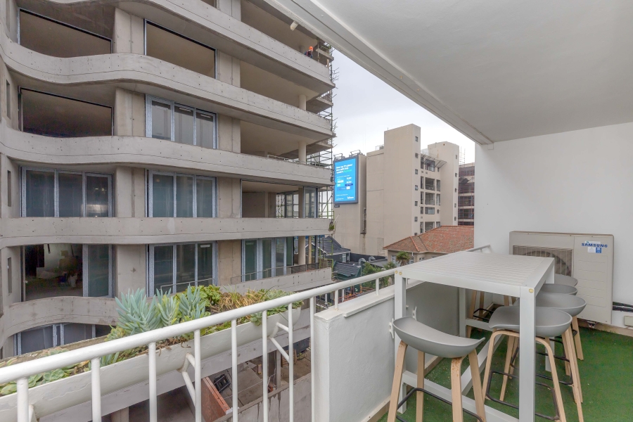 To Let 2 Bedroom Property for Rent in Sea Point Western Cape